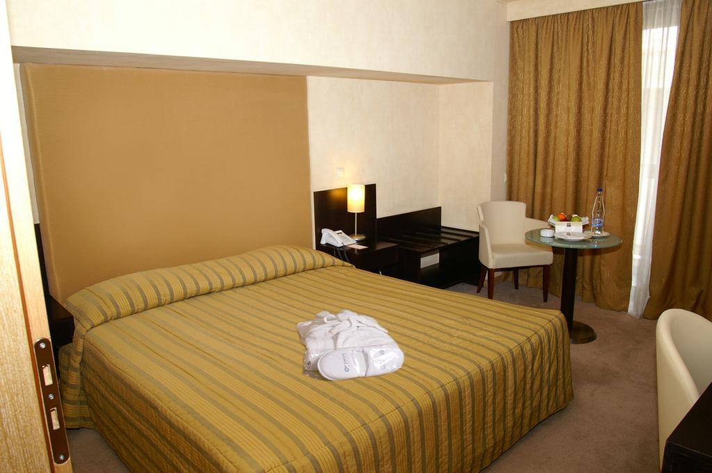 Hotel Lozenge Athens Room photo